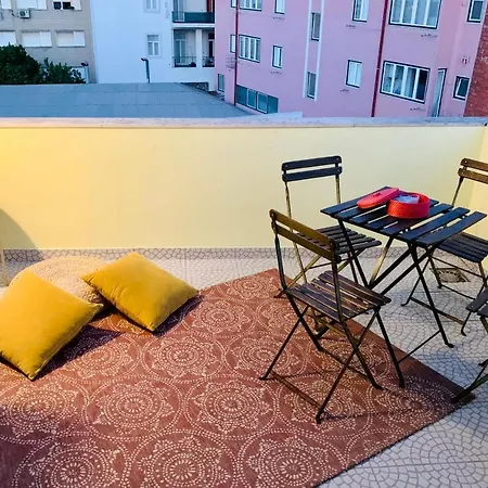 Jolly Jolie W Terrace Apartment